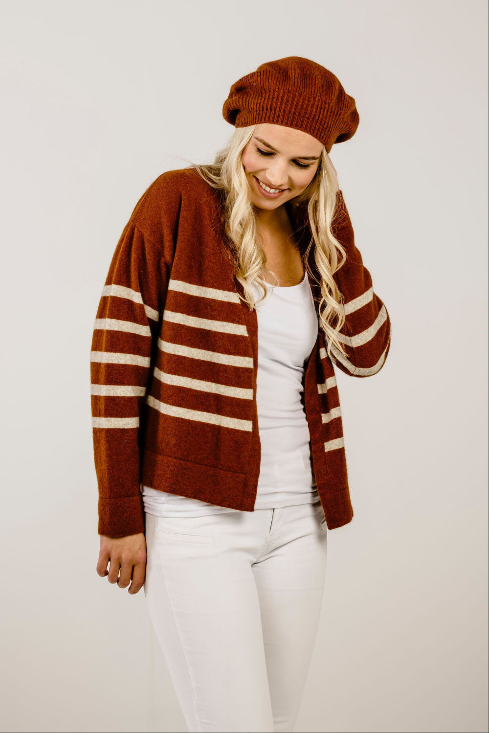 Woman wearing Classic Merinosilk Beret Hat - Kapeka 